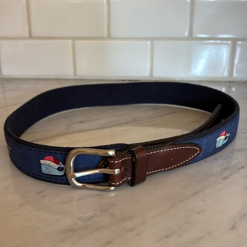 Vineyard Vines Boys “Santa Whale” Belt size 26